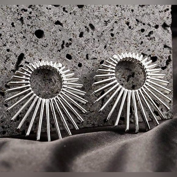 🔘14k (1 PIECE) 4mm/6g Ear Stretchers/ Weights /Tunnels for Gauged Ears👂🏻 NWT - Picture 4 of 8